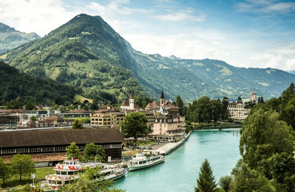  Switzerland by Rail: Create Your Custom Itinerary 